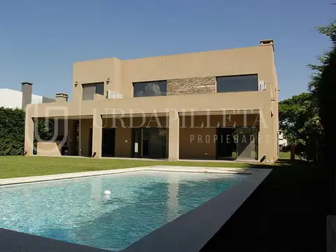 Casa en Venta en La Lomada De Pilar, Countries y Barrios Cerrados en Pilar