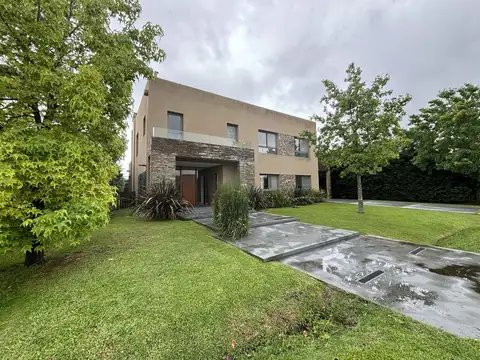 Casa en Venta en La Lomada De Pilar, Countries y Barrios Cerrados en Pilar