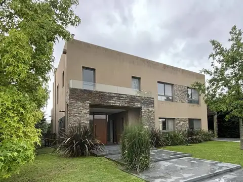 Casa en Venta en La Lomada De Pilar, Countries y Barrios Cerrados en Pilar