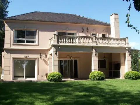 Casa en Venta en Abril Club De Campo, Countries y Barrios Cerrados en Berazategui