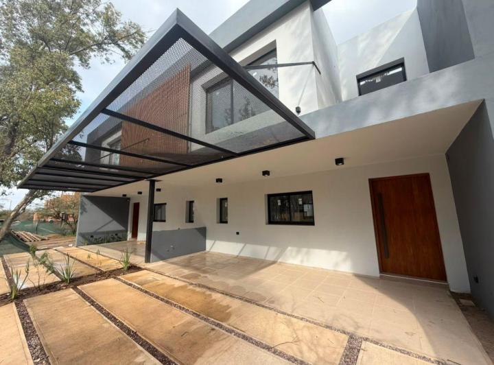 Casa · 170m² · 5 Ambientes · 2 Cocheras