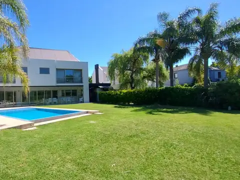 Casa en Venta en Septiembre, Countries y Barrios Cerrados en Escobar