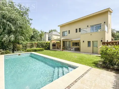 Casa en Venta en Septiembre, Countries y Barrios Cerrados en Escobar