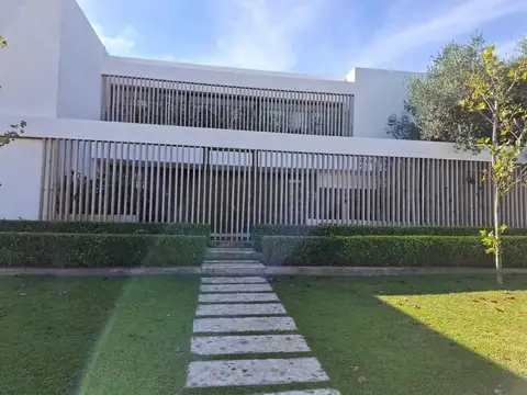 Casa en Venta en Garin-Centro, Garin