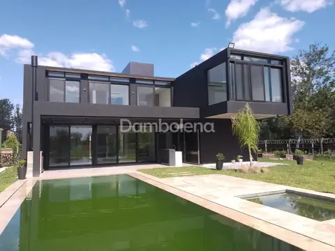 Casa en Venta en Weston, Countries y Barrios Cerrados en Moreno