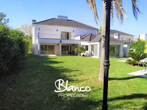 Casa en Venta en Septiembre, Countries y Barrios Cerrados en Escobar