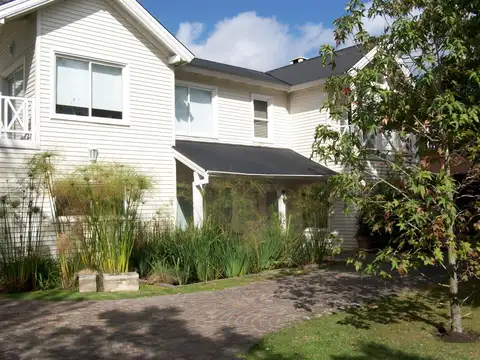 Casa en Venta en Abril Club De Campo, Countries y Barrios Cerrados en Berazategui