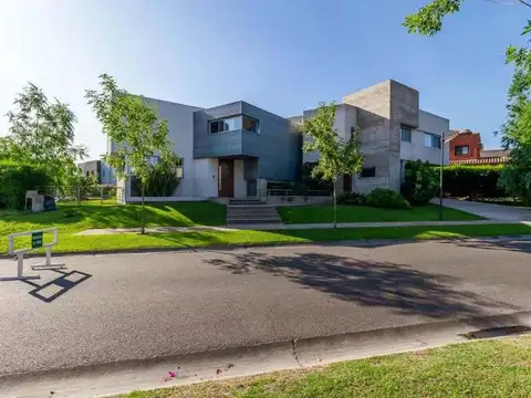 Casa en Venta en Countries y Barrios Cerrados en Quilmes, Partido de Quilmes