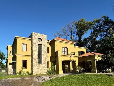 Casa en Venta en Countries y Barrios Cerrados en la Plata, Partido de La Plata