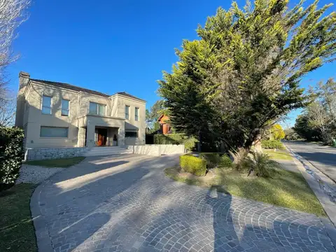 Casa en Venta en Saint Thomas, Countries y Barrios Cerrados en Esteban Echeverria