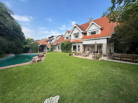 Casa en Venta en Acassuso Vias  /  Santa Fe, Acassuso