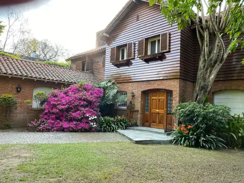 Casa en Venta en Martinez Libertador / Rio, Martinez
