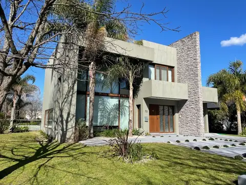 Casa en Venta en Abril Club De Campo, Countries y Barrios Cerrados en Berazategui