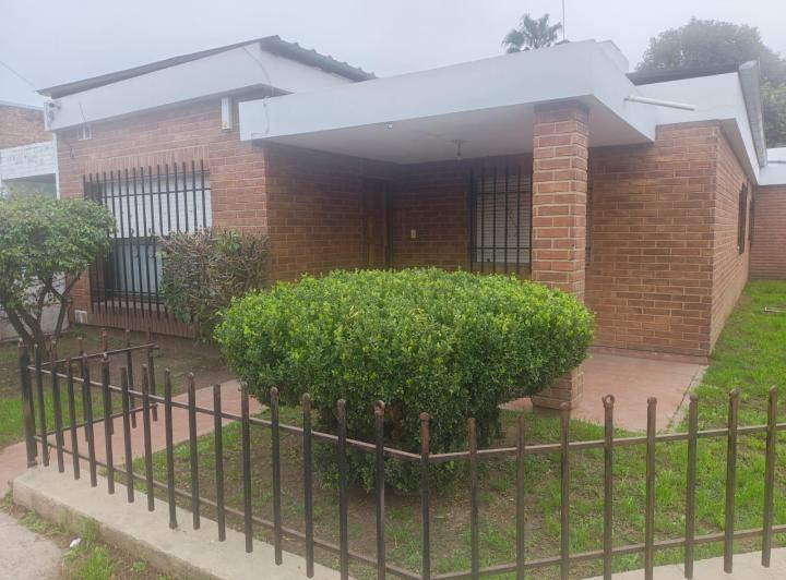 Casa · 135m² · 5 Ambientes · 4 Cocheras