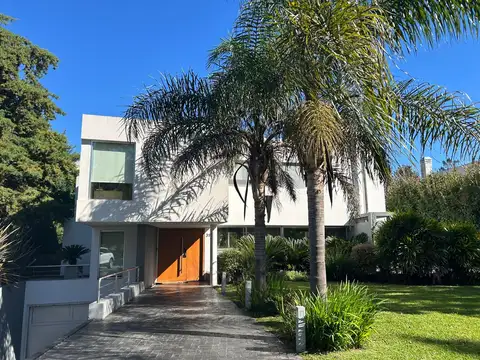 Casa en Venta en Abril Club De Campo, Countries y Barrios Cerrados en Berazategui