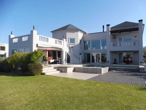 Casa en Venta en Albanueva, Countries y Barrios Cerrados en Tigre