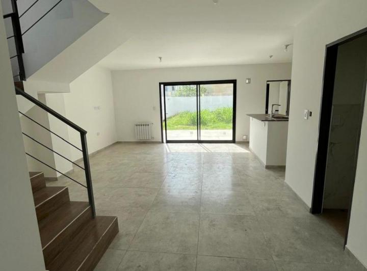 Casa · 130m² · 3 Ambientes · 2 Cocheras