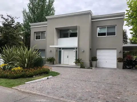 Casa en Venta en Abril Club De Campo, Countries y Barrios Cerrados en Berazategui