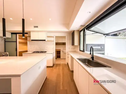 Casa en Venta en Martinez Libertador / Rio, Martinez