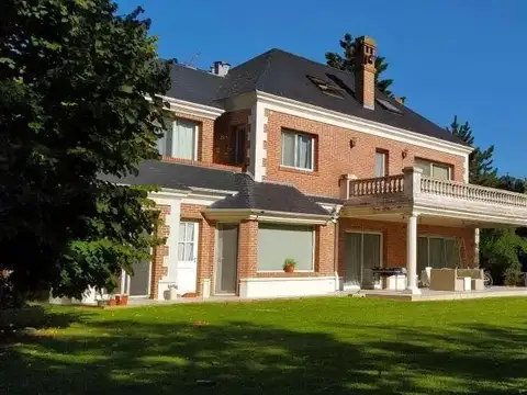 Casa en Venta en Abril Club De Campo, Countries y Barrios Cerrados en Berazategui