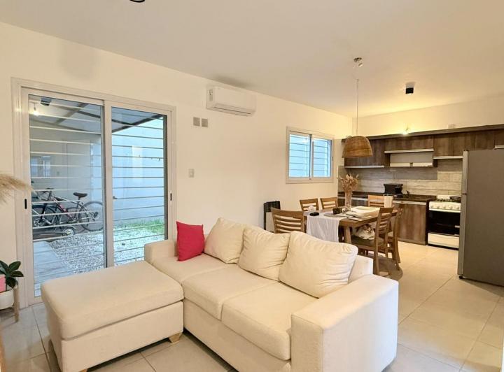 Casa · 98m² · 3 Ambientes · 1 Cochera