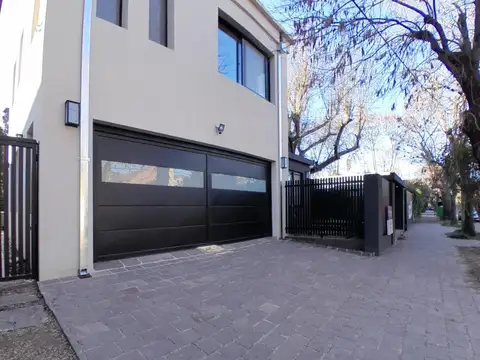 Casa en Venta en Martinez Libertador / Rio, Martinez