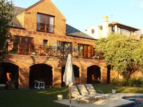 Casa en Venta en Martinez Libertador / Rio, Martinez