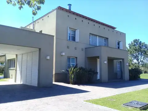 Casa en Venta en Abril Club De Campo, Countries y Barrios Cerrados en Berazategui
