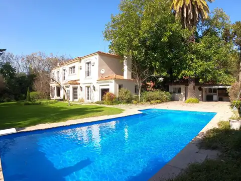 Casa en Venta en Martinez Libertador / Rio, Martinez