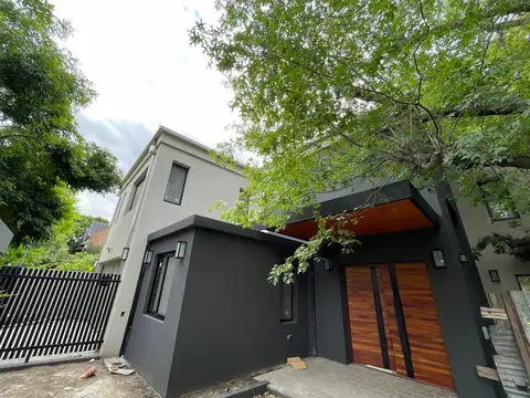 Casa en Venta en Martinez Libertador / Rio, Martinez