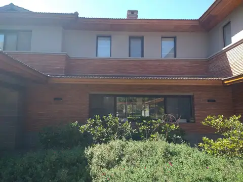 Casa en Venta en Altos Del Pilar, Countries y Barrios Cerrados en Pilar