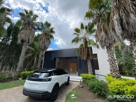 Casa en Venta en Abril Club De Campo, Countries y Barrios Cerrados en Berazategui
