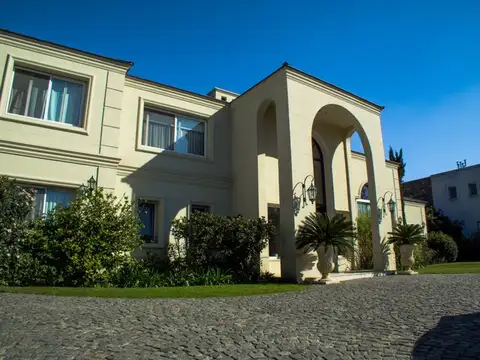 Casa en Venta en Olivos Golf Club, Countries y Barrios Cerrados en Malvinas Argentinas