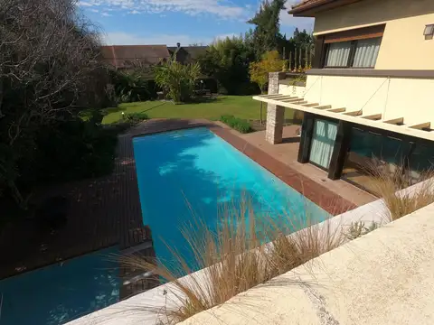 Casa en Venta en Martinez Libertador / Rio, Martinez