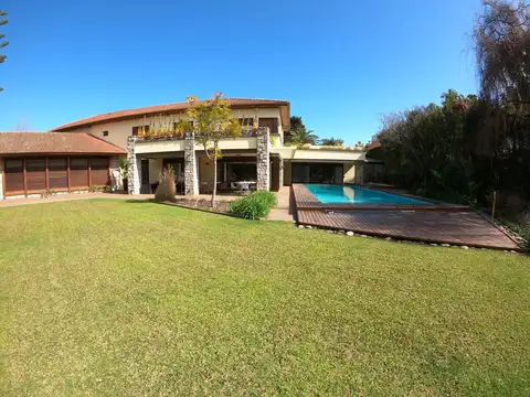 Casa en Venta en Martinez Libertador / Rio, Martinez