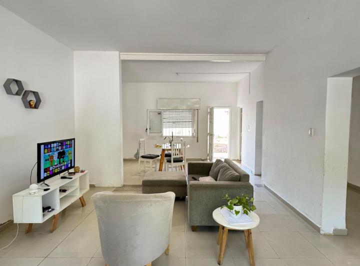 Casa · 200m² · 4 Ambientes · 1 Cochera