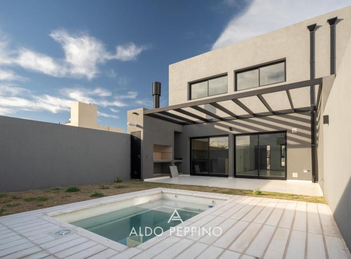 Casa · 125m² · 3 Ambientes · 2 Cocheras
