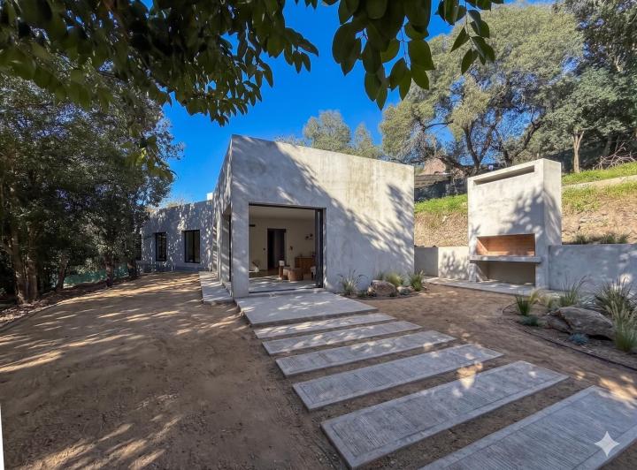Casa · 185m² · 4 Ambientes · 2 Cocheras