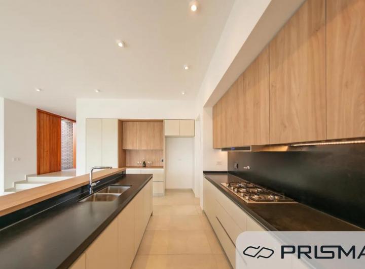 Casa · 356m² · 10 Ambientes · 3 Cocheras