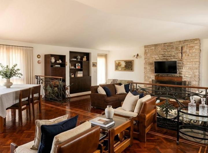 Casa · 320m² · 10 Ambientes