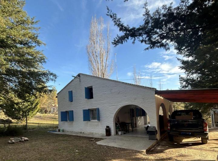 Casa · 300m² · 3 Ambientes · 2 Cocheras