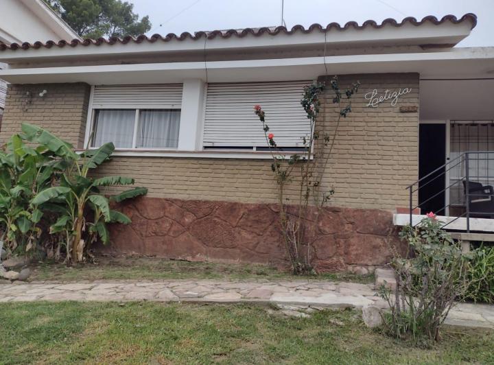 Casa · 120m² · 8 Ambientes · 1 Cochera