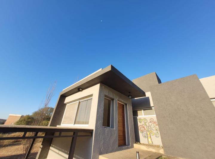 Casa · 135m² · 7 Ambientes · 2 Cocheras