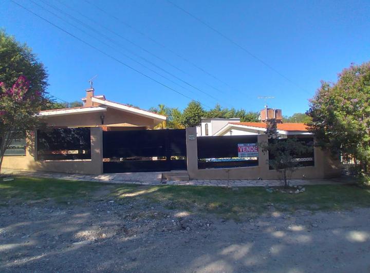 Casa · 138m² · 10 Ambientes · 2 Cocheras