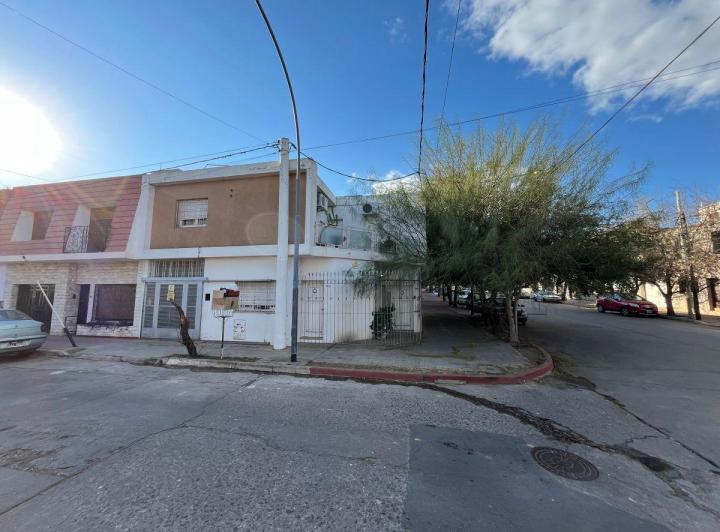 Casa · 163m² · 6 Ambientes · 1 Cochera