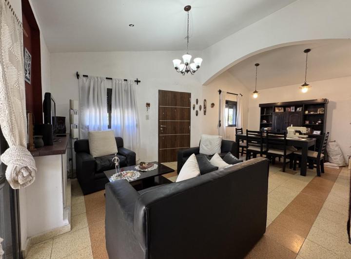 Casa · 150m² · 6 Ambientes · 2 Cocheras