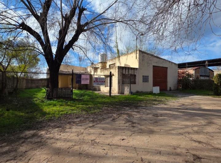Bodega-Galpón · 180m² · 6 Ambientes