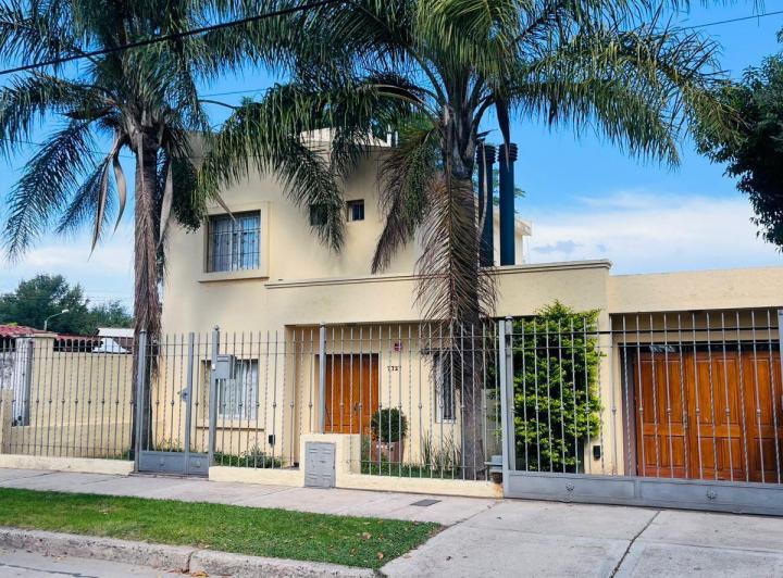 Casa · 228m² · 4 Ambientes