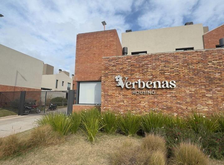 Casa · 108m² · 4 Ambientes · 1 Cochera