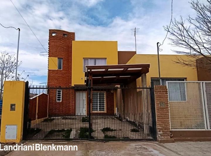 PH · 210m² · 4 Ambientes · 1 Cochera